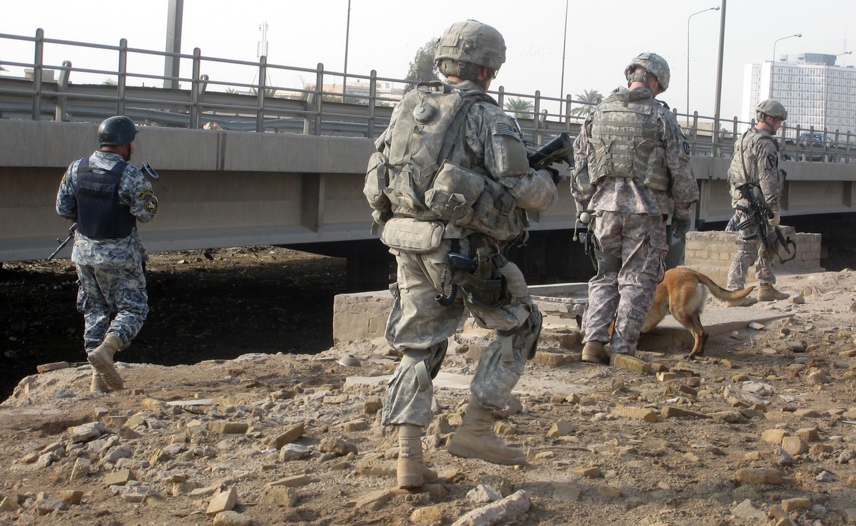 Army patrol at a Baghdad bridge, 2009
